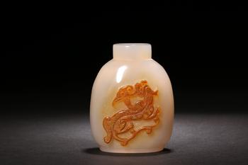 瑪瑙螭龍靈芝紋鼻煙壺