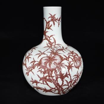釉里紅福壽紋天球瓶