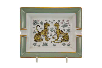 HERMèS. Vide-poche cendrier en porcelaine, Paris, XXe s., motif léopard, 19,5x16 cm