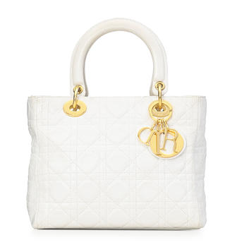Christian Dior, sac Lady Dior Medium en cuir grainé crème matelassé cannage, charmes D.I.O.R, 19x24 cm