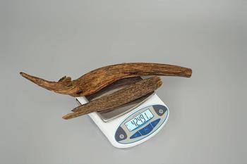 沉香兩點