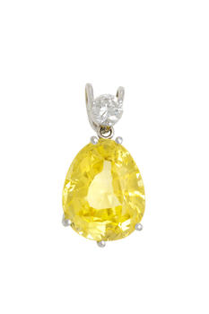 Pendentif or gris 750 serti d'un saphir jaune de 8.69 carats, non chauffé, surmonté d'un diamant, rapport GGTL