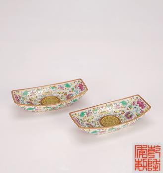 清 粉彩花卉筆船