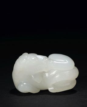 白玉臥馬掛件
