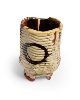 Dylan Bowen (b.1967)?

Vase on three feet, 2014?
Handbui