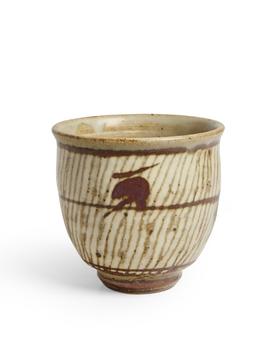 Shimaoka Tatsuzo (1919-2007)?

Mashiko-yaki yunomi, circa
