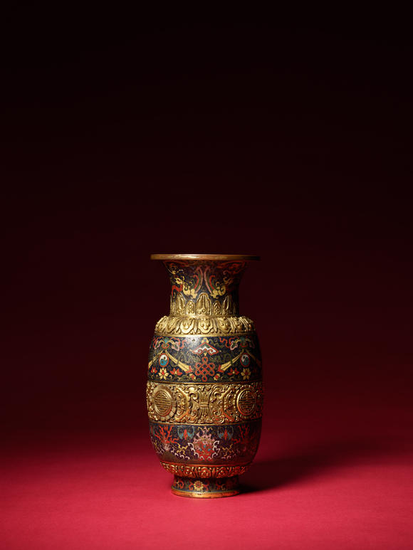 允臧齋|2026 允臧齋藝術(shù)春季拍賣會(huì)清  「乾隆年製」款銅胎掐絲琺瑯撇口瓶