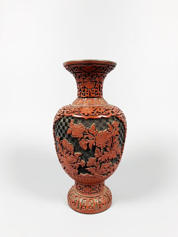 山東瑞蚨興拍賣銅胎剔紅花卉紋瓶 H:25.7cm 