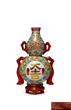 民國(guó) 粉彩“大吉”葫蘆壁瓶