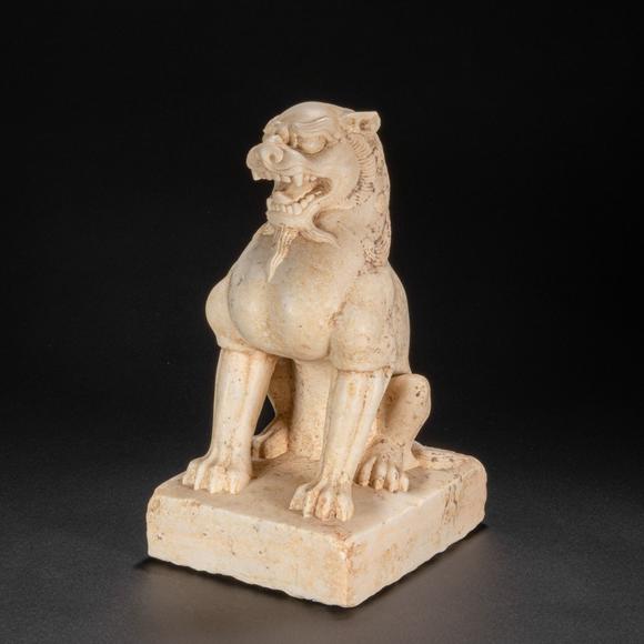 正荣株式汉白玉狮子