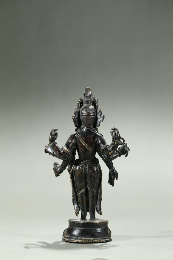 明铜六臂菩萨立像