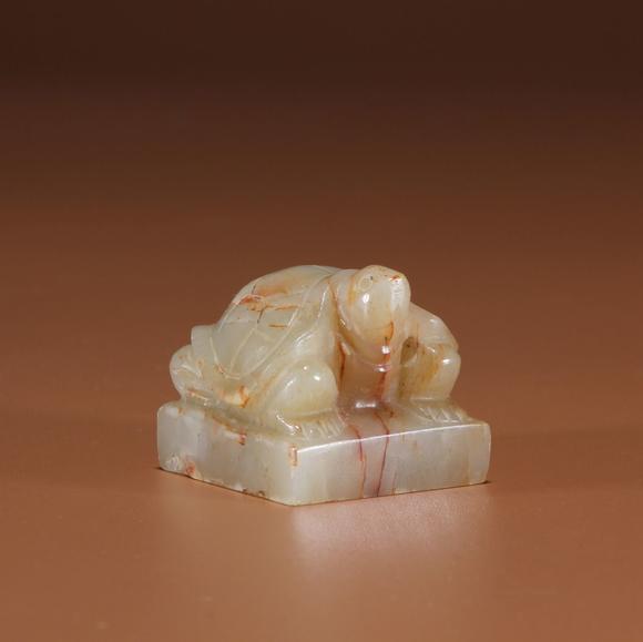 东京四季春秋明 龟钮玉印