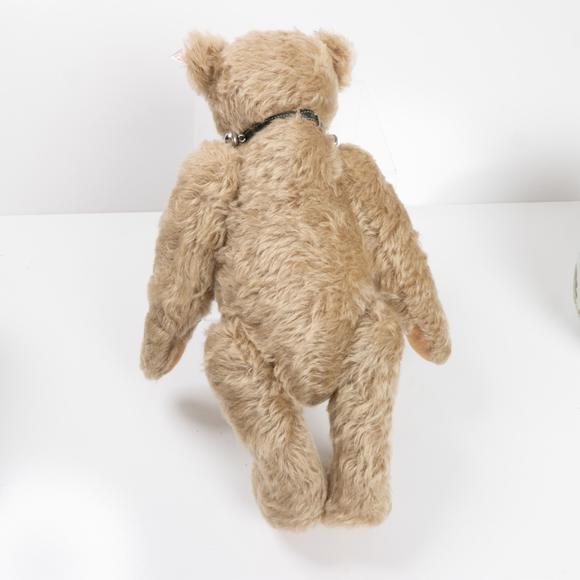 steiffbearjinglebellblondmohairbellcollar