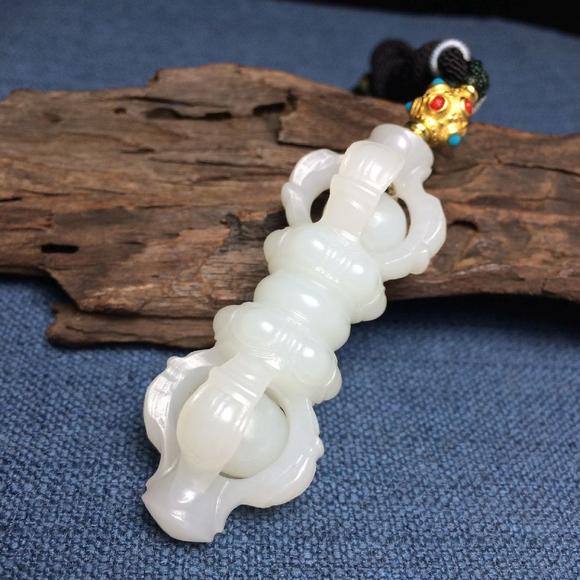 日本京都粤盛株式会社新疆和田玉精品羊脂白金刚杵吊坠