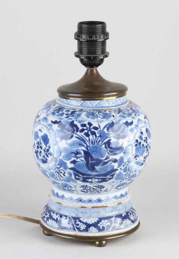 Antique Chinese Vase Lamp Base H 30 Cm Antique Chinese Vase Lamp Base H 30 Cm 估价 Antique Chinese Vase Lamp Base H 30 Cm 高清大图 易拍全球twents Veilinghuis中国古董瓷器专场拍品介绍