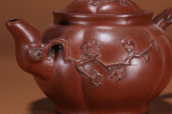 汪寅仙作紫砂梅桩壶