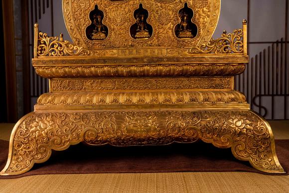 日本东海名古屋清代鎏金葫芦纹佛龛