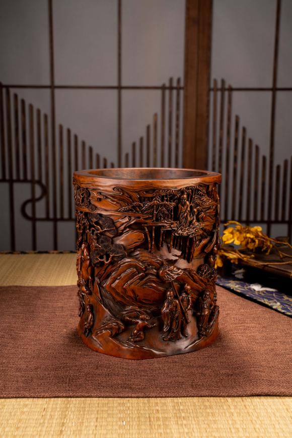 日本东海名古屋清代黄杨木雕笔筒