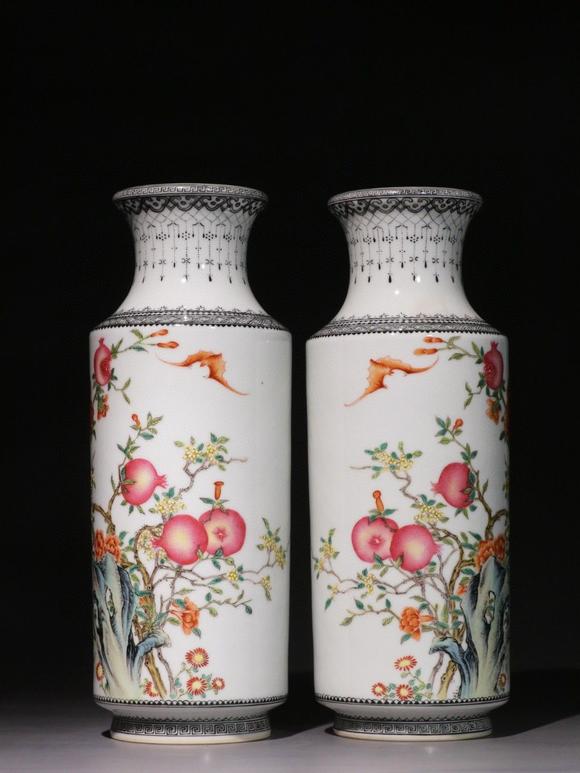 富澜海拍卖"洪宪年制"款粉彩多子多福蝙蝠石榴纹赏瓶一对