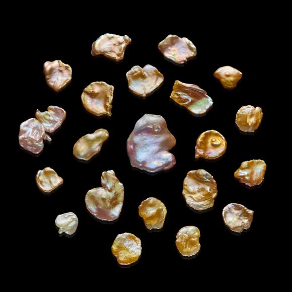 usasuite of twenty-one baroque freshwater cultured pearls