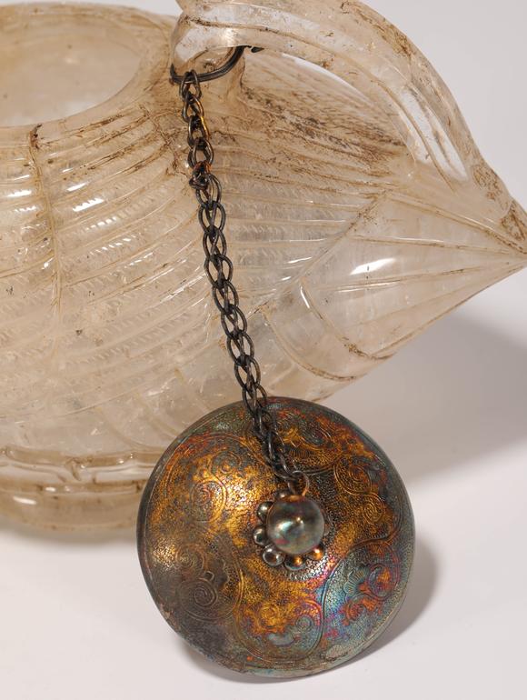 crystal pot in mandarin duck form from liao 辽代带盖水晶鸳鸯壶