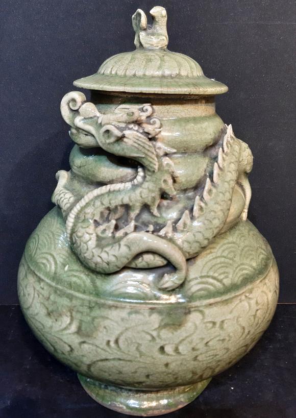 书画艺拍龙泉龙罐