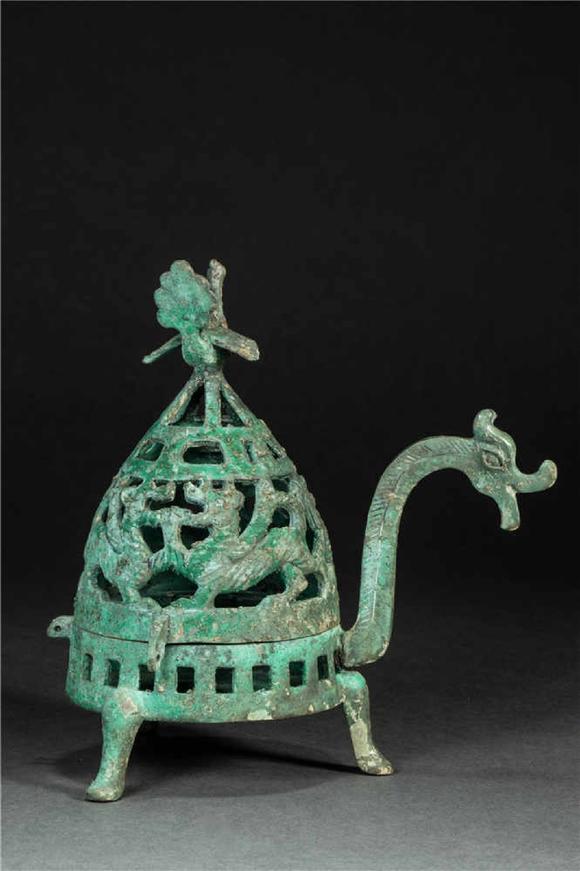 feilong dragon copper censer from han 漢代飛龍薰香爐