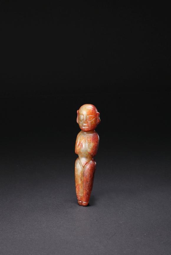 宋代带沁玉人俑