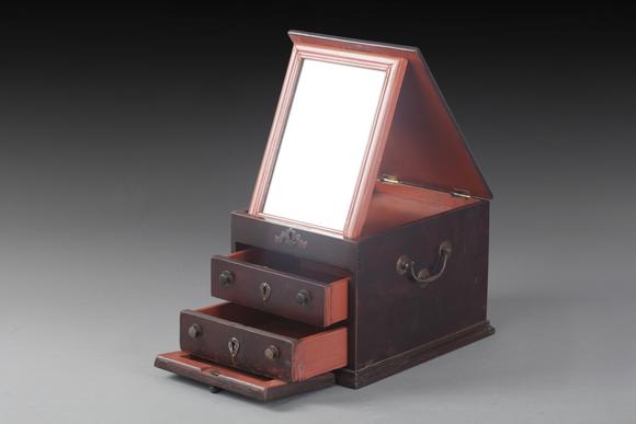 achinesehardwoodmirrorbox