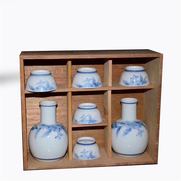 日本名窑有田烧 永峰作 青花石榴纹酒具套 2壶5客 日本名窑有田烧 永峰作 青花石榴纹酒具套 2壶5客 估价 日本名窑有田烧 永峰作 青花石榴纹酒具套 2壶5客 高清大图 易拍全球名古屋国际拍卖 中国骨董品 古董 專场拍品介绍 日本名窑有田烧 永峰作 青花石榴纹酒具套 2壶5客 日本名窑有田烧 永峰作 青花石榴纹酒具套 2壶5客 估价 日本名窑有田烧 永峰作 青花石榴纹酒具套 2壶5客 高清大图 易拍全球名古屋国际拍卖 中国骨董品 古董 專场拍品介绍