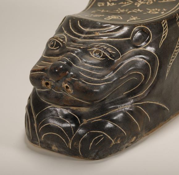 tg bowo incoporation宋代  磁州窑诗文虎枕