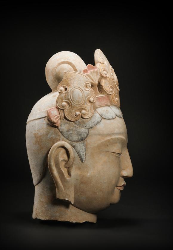 stonecarvedcoloredbuddhaheadfromnorthernqi北齐石雕彩绘佛头