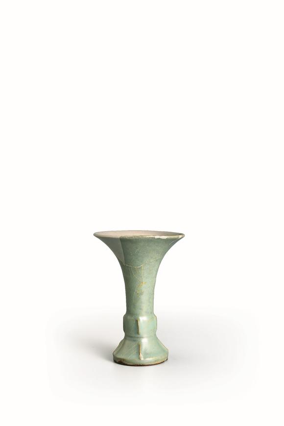 明龙泉官窑花觚