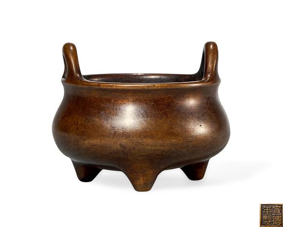 清中期铜冲天耳小琴炉
