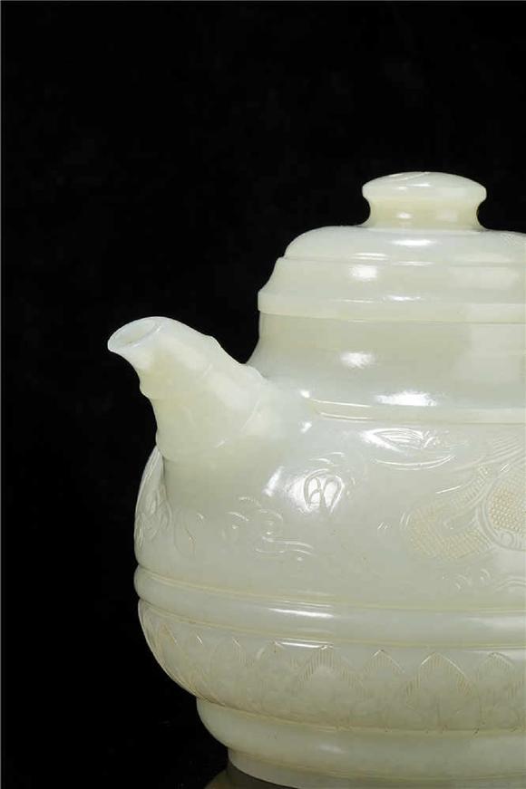 whitejadevasefromqing清代白玉壶