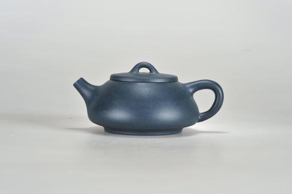 郭建平底款"石瓢"高清大图_易拍全球中鼎国际紫泥春华——紫砂壶专场