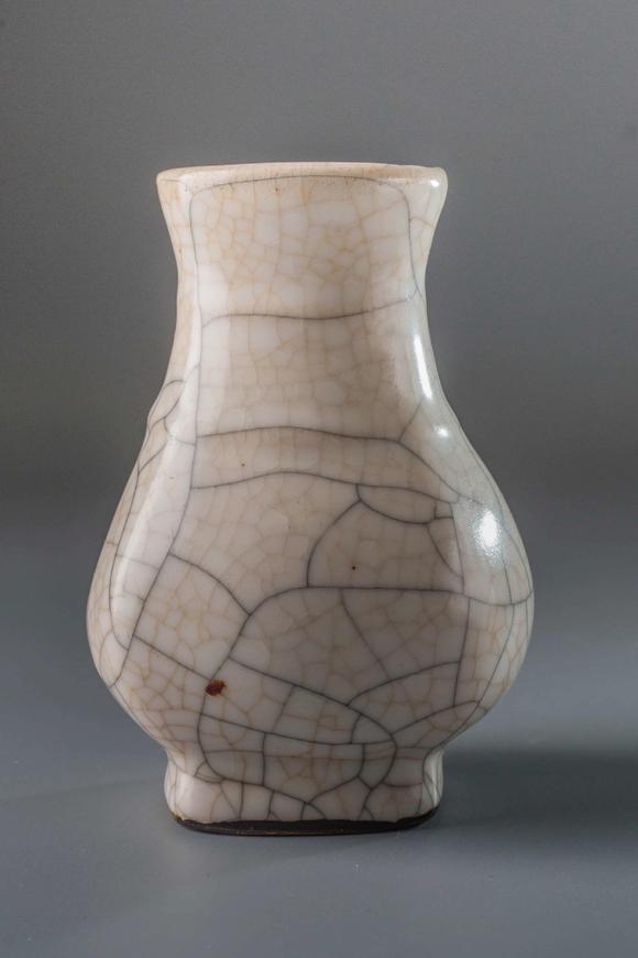 歌釉小花瓶 歌釉小花瓶估价 歌釉小花瓶高清大图 易拍全球东京价值古美术 株 东京价值古美术第五次专场拍卖拍品介绍