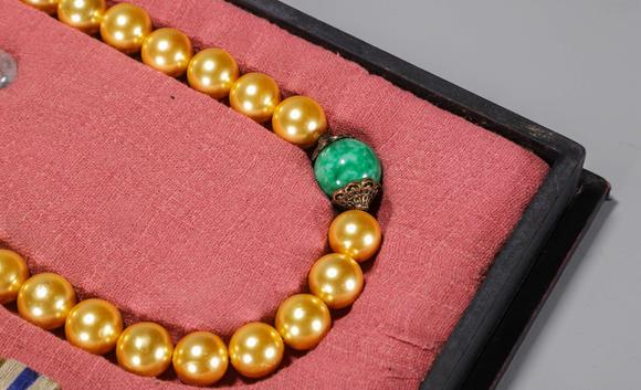 108颗金色东珠朝珠